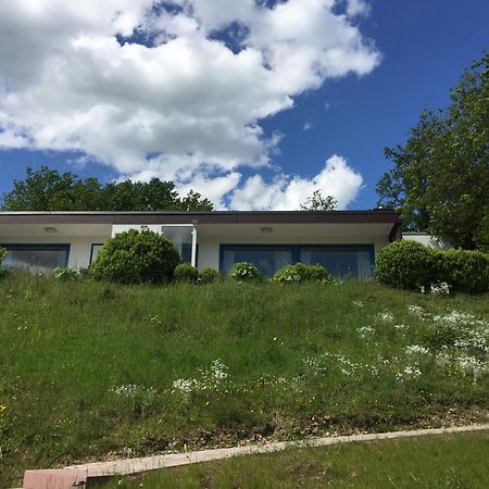 Idyllisch Wohnen Im Weserbergland - Bungalow Mit Phantastischer Aussicht Fuer 4 Personen Polle Extérieur photo