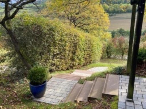 Idyllisch Wohnen Im Weserbergland - Bungalow Mit Phantastischer Aussicht Fuer 4 Personen Polle Extérieur photo