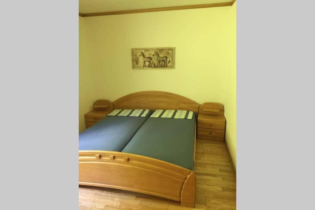 Idyllisch Wohnen Im Weserbergland - Bungalow Mit Phantastischer Aussicht Fuer 4 Personen Polle Extérieur photo