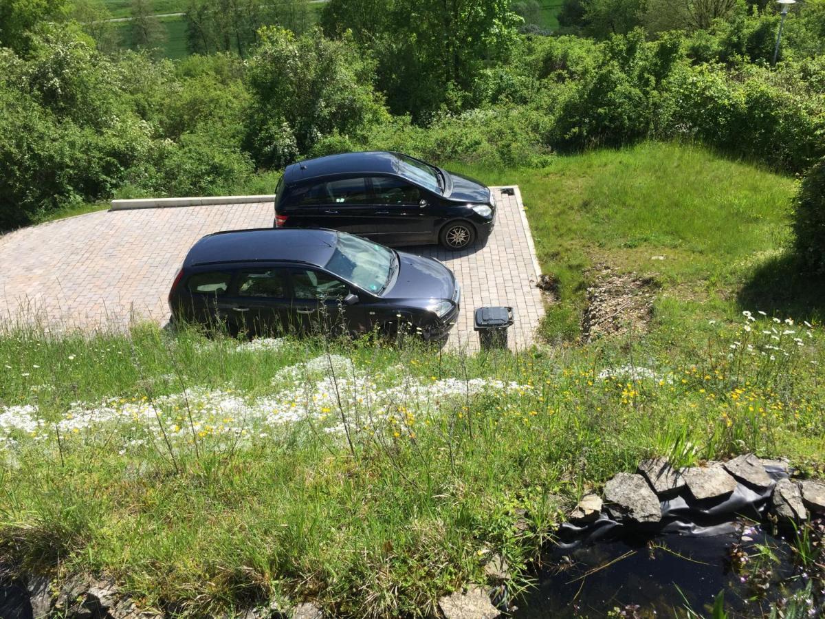Idyllisch Wohnen Im Weserbergland - Bungalow Mit Phantastischer Aussicht Fuer 4 Personen Polle Extérieur photo